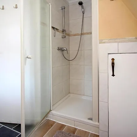Storchennest 2, Falkensee, Cleaning Included *